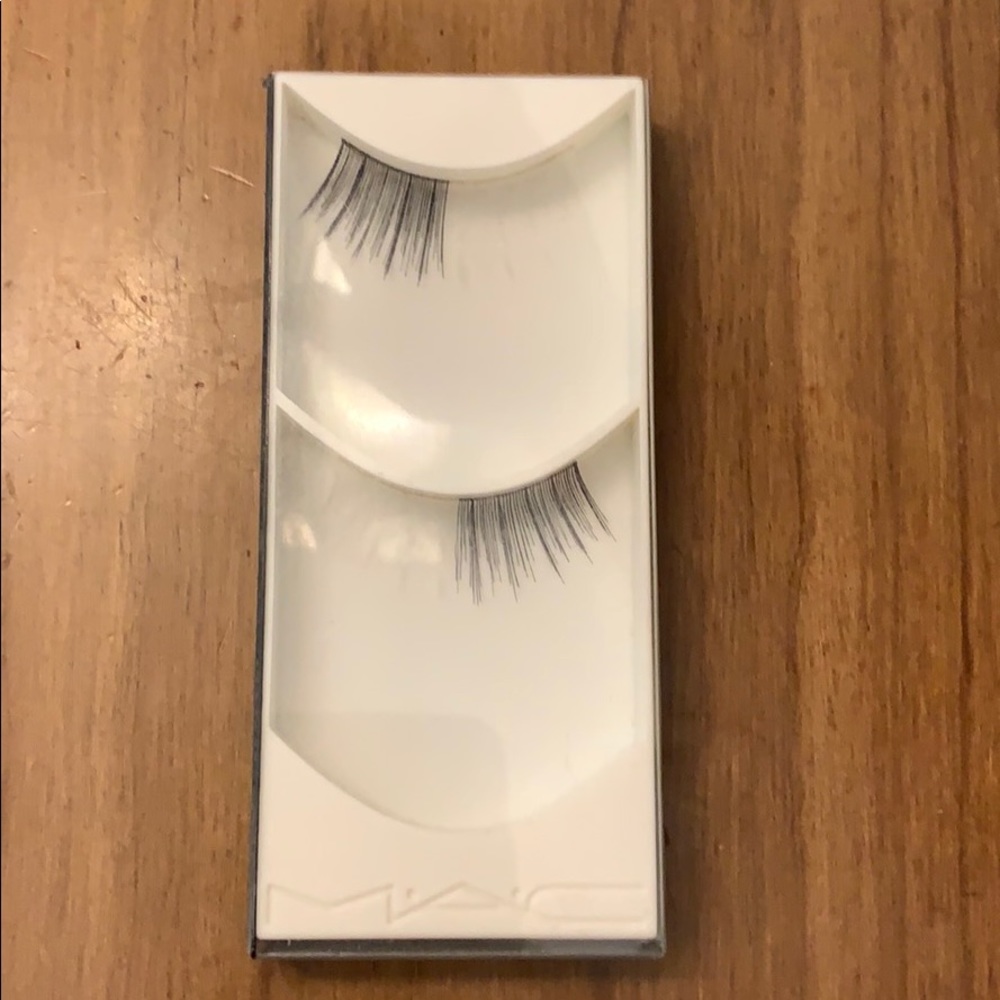 MAC Cosmetics LE 40 Eyelashes